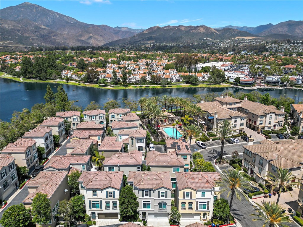 205 Montana del Lago Drive