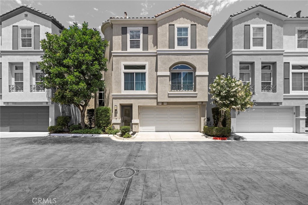 205 Montana del Lago Drive