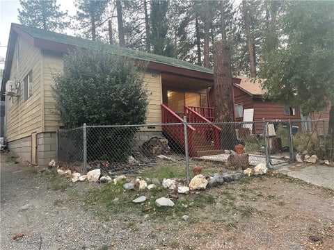Photo of 1545 Ross Street, Wrightwood, CA 92397 (MLS # IV26168512)