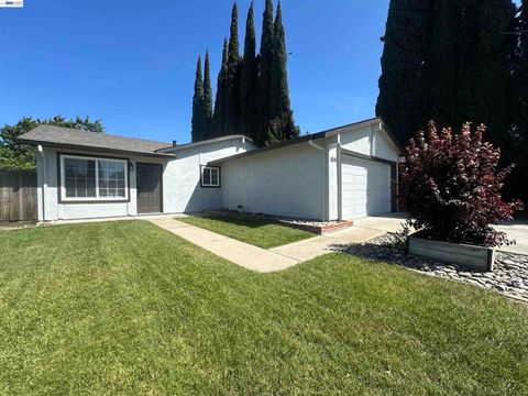 Photo of 554 Chestnut Ave Ave, Tracy, CA 95376 (MLS # 41131467)