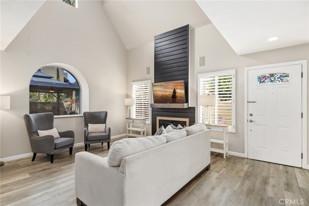 27841 Persimmon 44