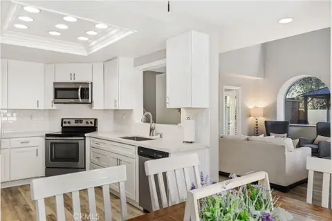 MLS: OC26176442
