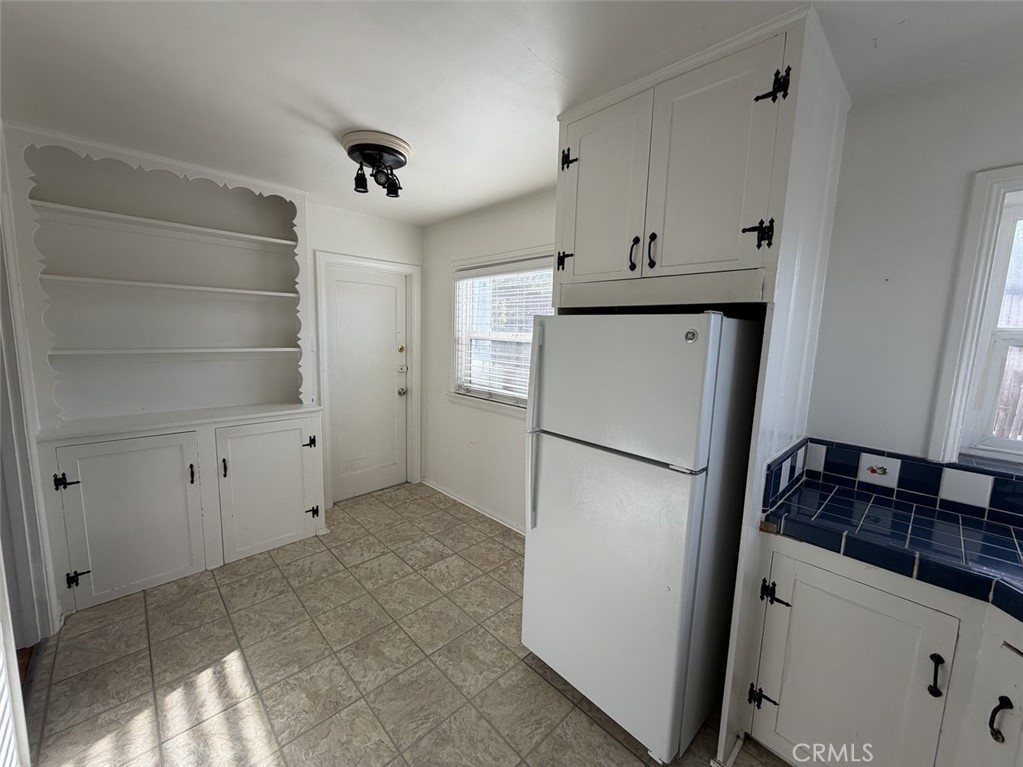 417 Poplar B - C