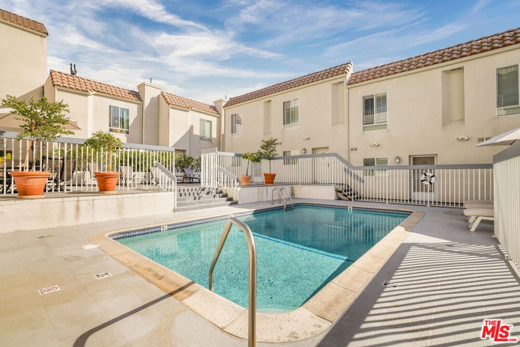 Photo of 4242 Stansbury Avenue #116, Sherman Oaks, CA 91423 (MLS # 26660737)