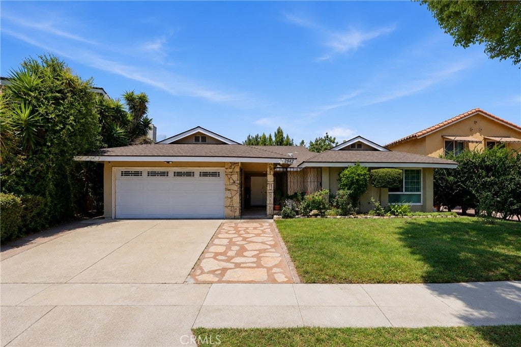 2542 N Pacific