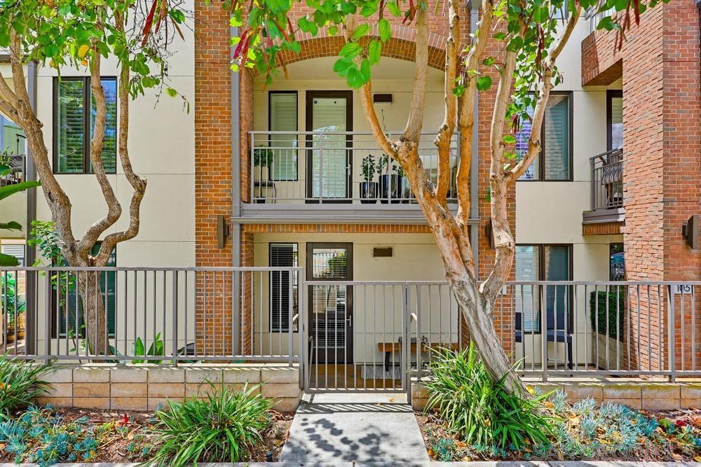 5440 La Jolla E106