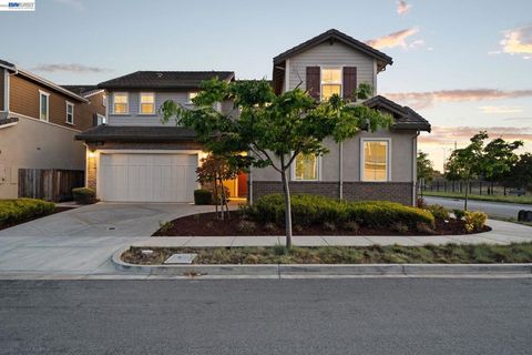 Photo of 33454 Bronco Loop Loop, Fremont, CA 94555 (MLS # 41130321)