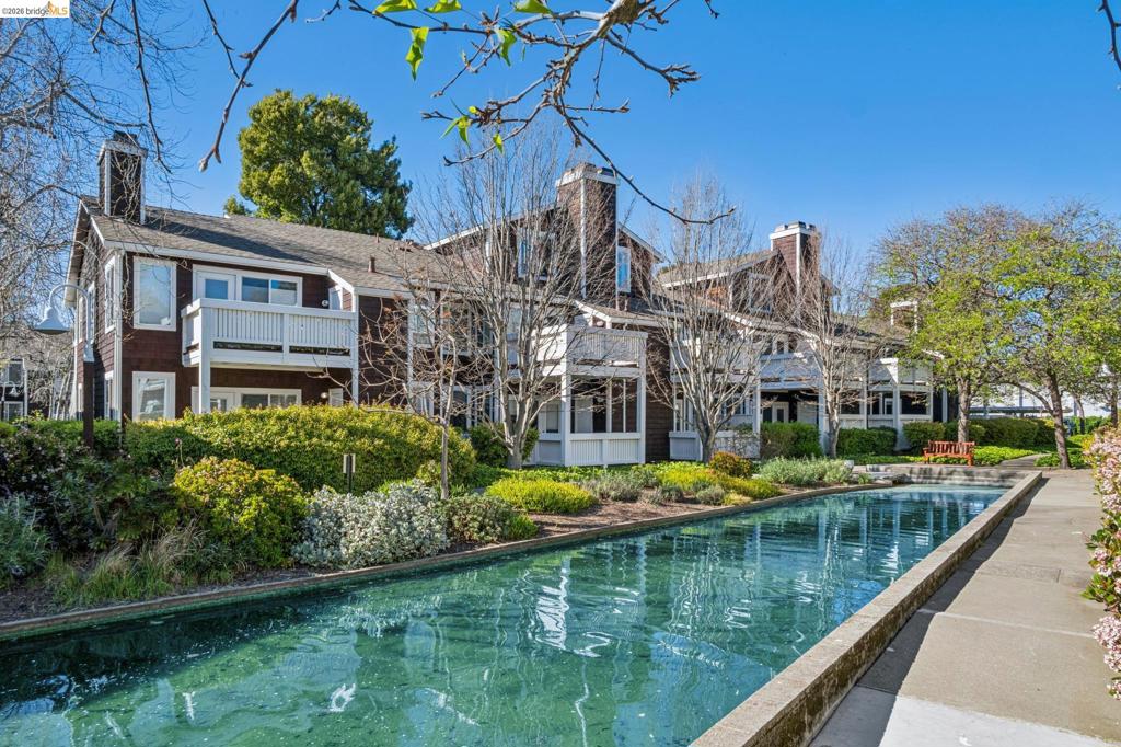 91 Marina Lakes Dr