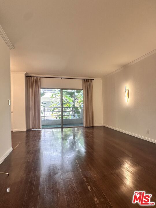 1131 Alta Loma Road 208