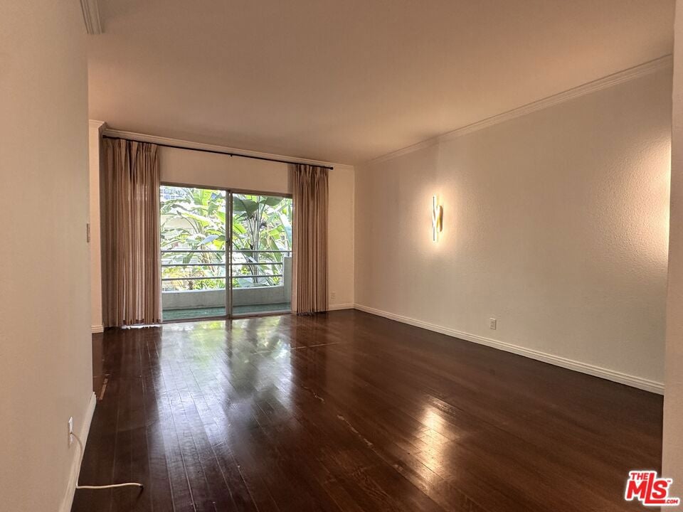 1131 Alta Loma Road 208