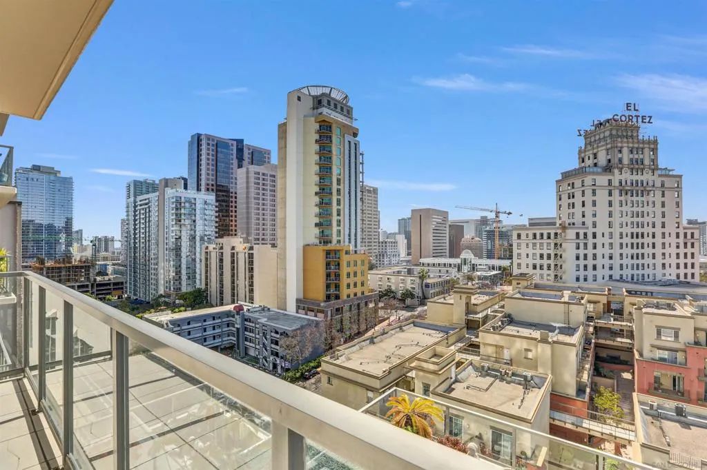 San Diego, California 92101, United States, 2 Bedrooms Bedrooms, ,2 BathroomsBathrooms,Residential,Active,128063