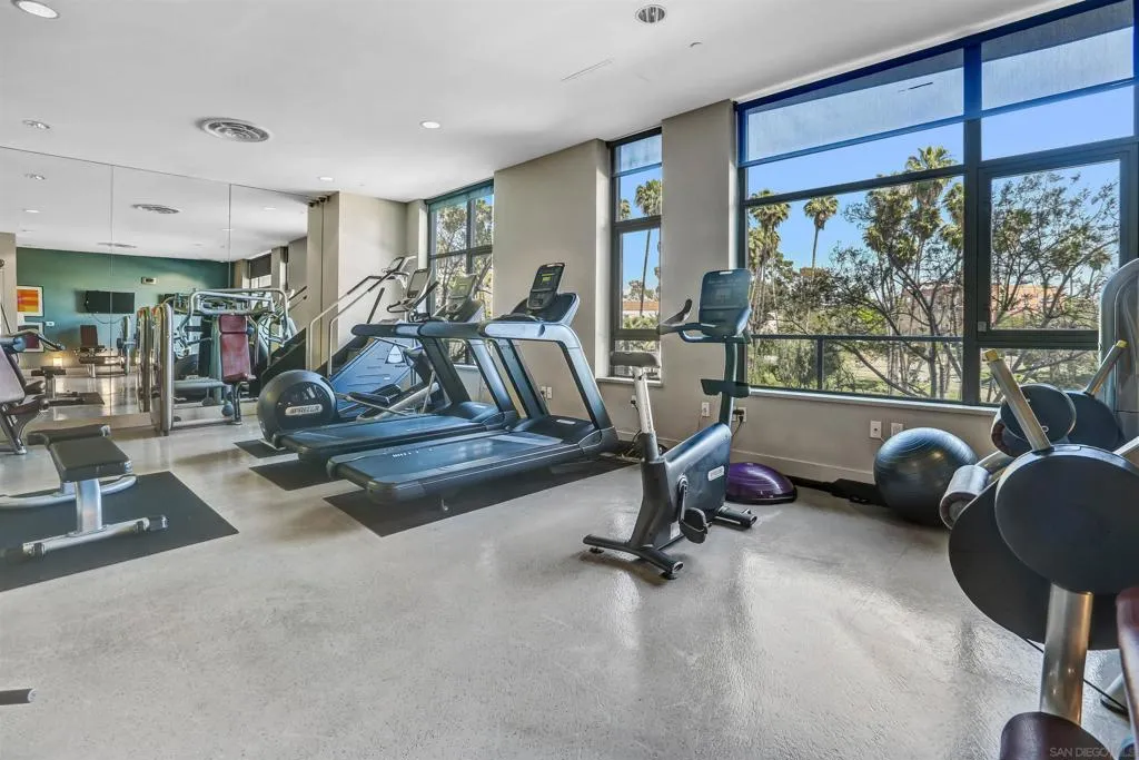 San Diego, California 92101, United States, 2 Bedrooms Bedrooms, ,2 BathroomsBathrooms,Residential,Active,128063