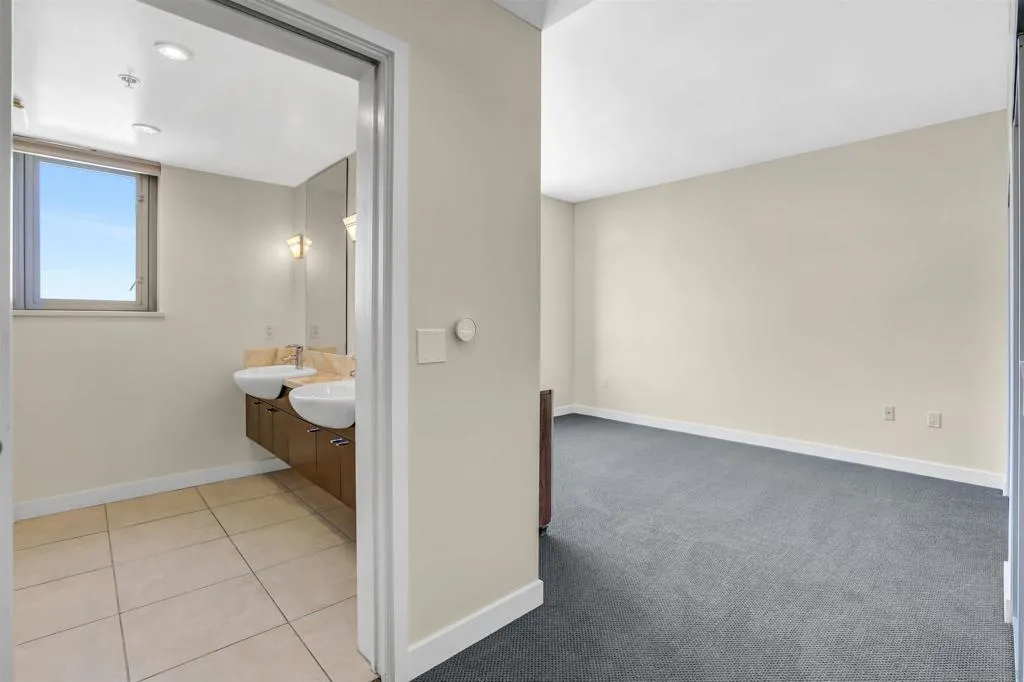 San Diego, California 92101, United States, 2 Bedrooms Bedrooms, ,2 BathroomsBathrooms,Residential,Active,128063