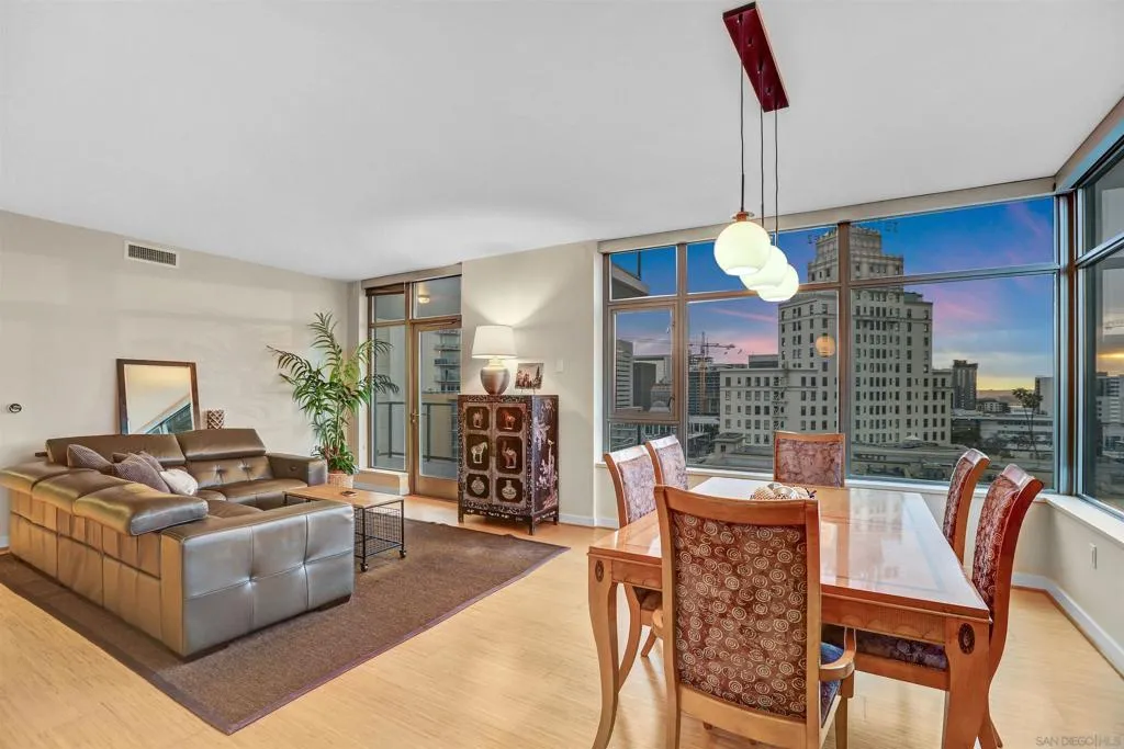 San Diego, California 92101, United States, 2 Bedrooms Bedrooms, ,2 BathroomsBathrooms,Residential,Active,128063