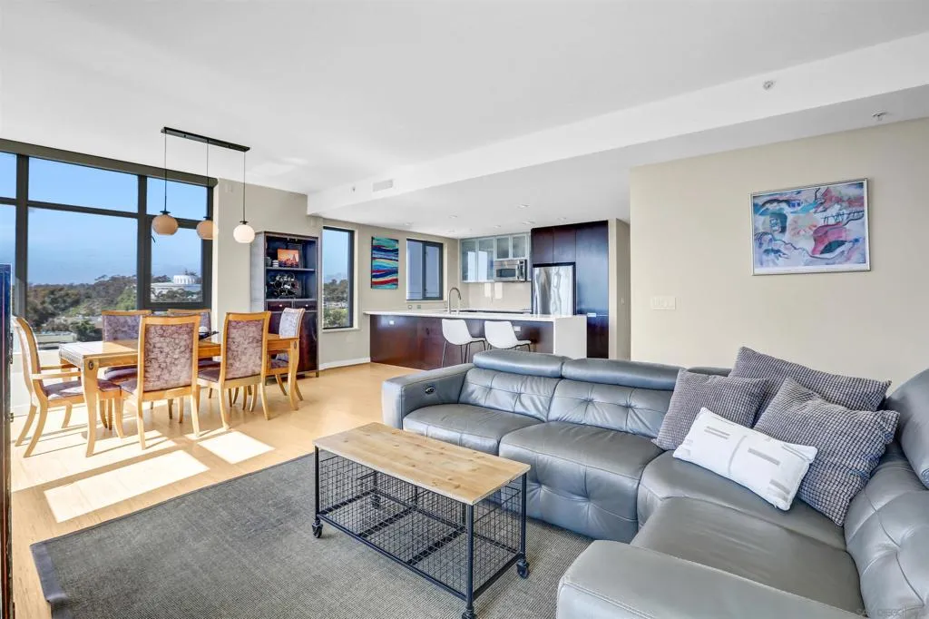 San Diego, California 92101, United States, 2 Bedrooms Bedrooms, ,2 BathroomsBathrooms,Residential,Active,128063