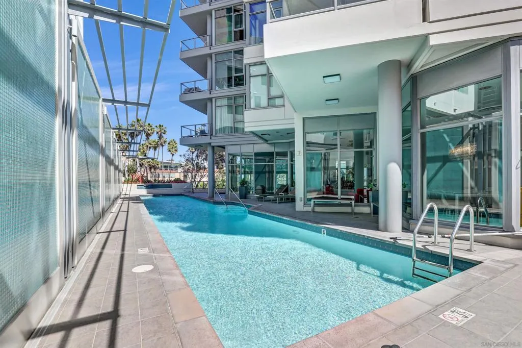 San Diego, California 92101, United States, 2 Bedrooms Bedrooms, ,2 BathroomsBathrooms,Residential,Active,128063