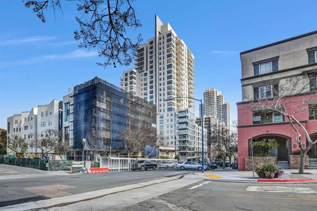 San Diego, California 92101, United States, 2 Bedrooms Bedrooms, ,2 BathroomsBathrooms,Residential,Active,128063