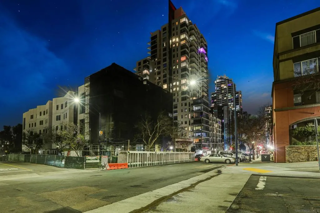 San Diego, California 92101, United States, 2 Bedrooms Bedrooms, ,2 BathroomsBathrooms,Residential,Active,128063