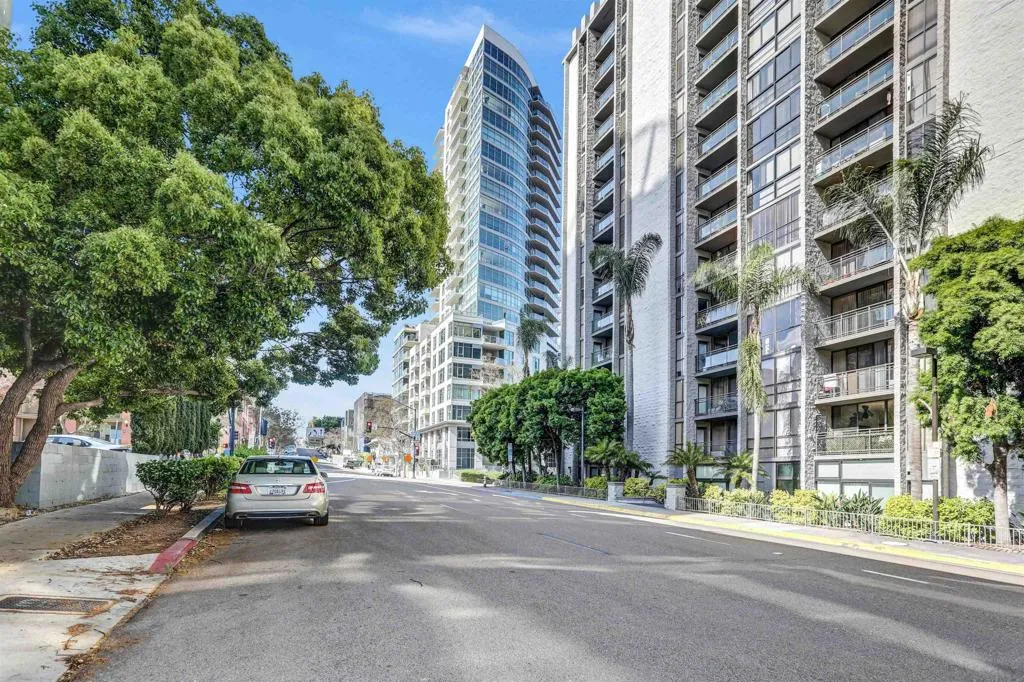 San Diego, California 92101, United States, 2 Bedrooms Bedrooms, ,2 BathroomsBathrooms,Residential,Active,128063