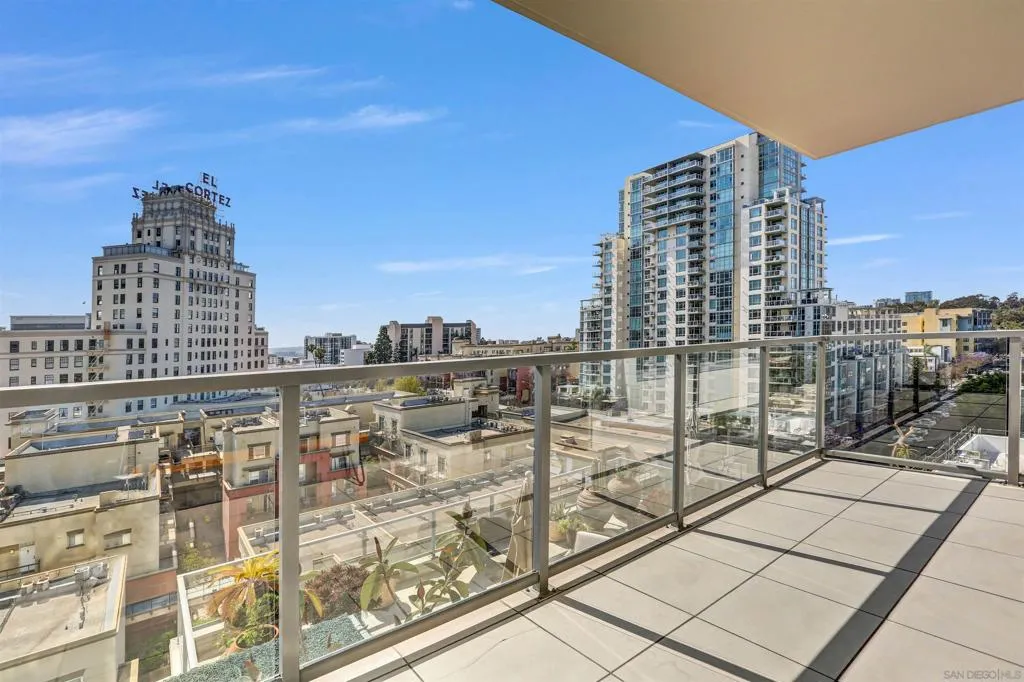 San Diego, California 92101, United States, 2 Bedrooms Bedrooms, ,2 BathroomsBathrooms,Residential,Active,128063