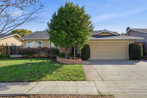 Photo of 1784 Kimberly Drive, Sunnyvale, CA 94087 (MLS # ML82036999)
