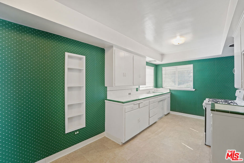 4909 Coldwater Canyon Avenue