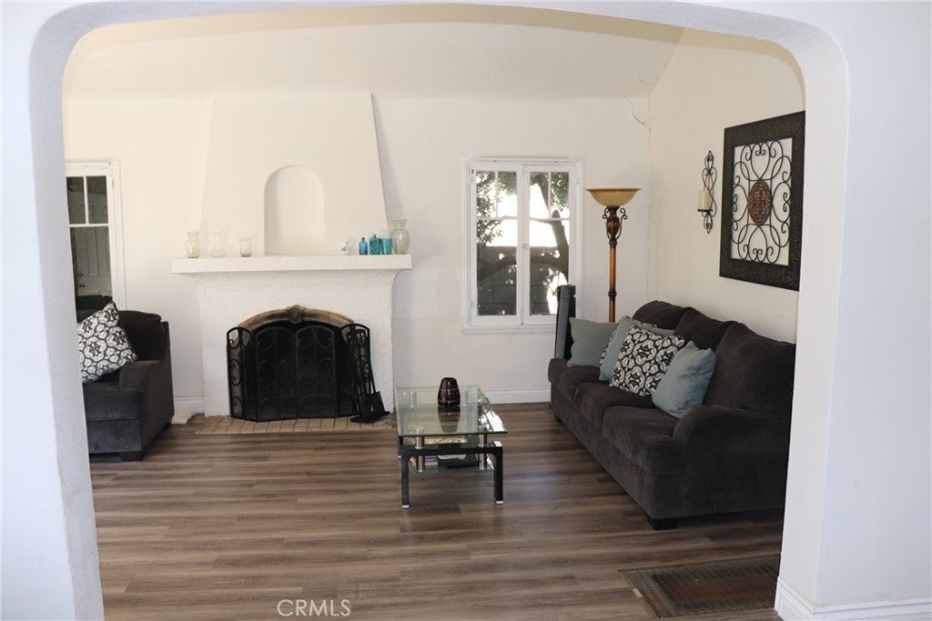 Properties 2 2407 W 74th