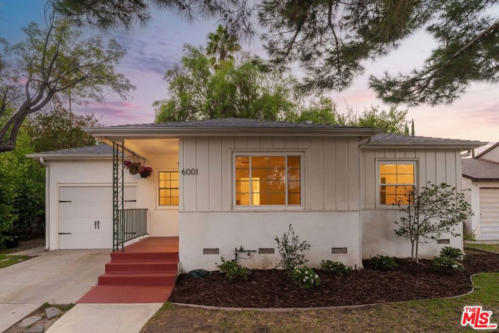 Photo of 6001 Texhoma Avenue, Encino, CA 91316 (MLS # 26661983)
