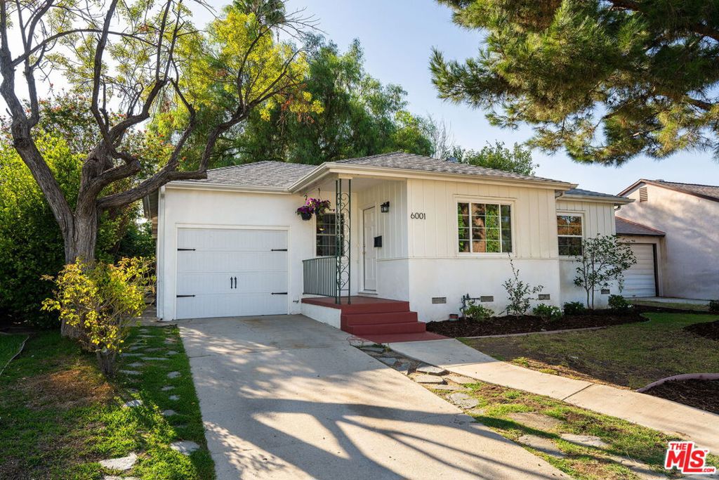 Photo of 6001 Texhoma Avenue, Encino, CA 91316 (MLS # 26661983)
