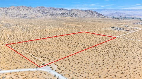 Photo of 1 Los Padres, Apple Valley, CA 92307 (MLS # IG26162536)