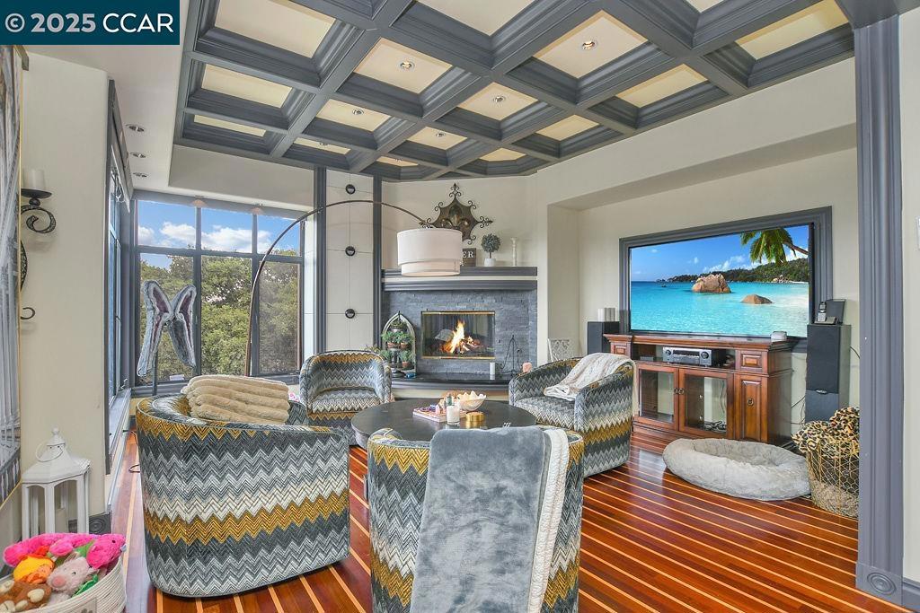 ROUNDHILL ESTATE - Residential