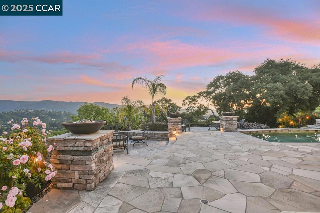 ROUNDHILL ESTATE - Residential