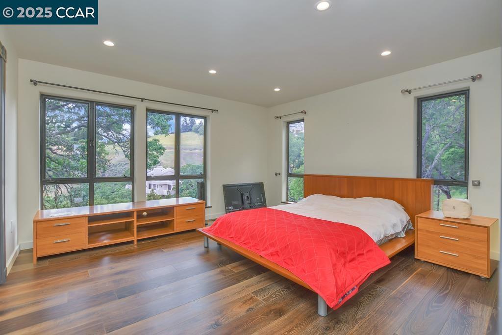 ROUNDHILL ESTATE - Residential