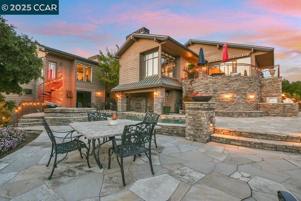 ROUNDHILL ESTATE - Residential