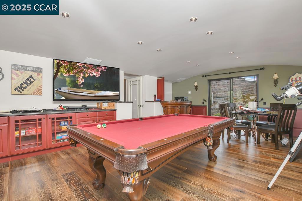 ROUNDHILL ESTATE - Residential