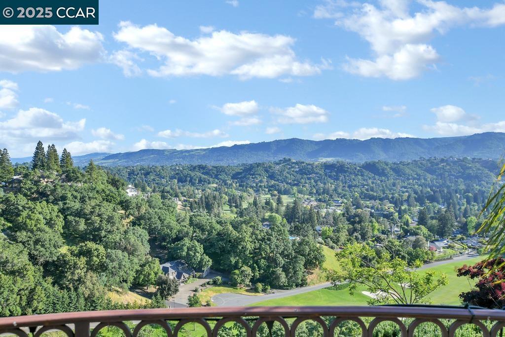 ROUNDHILL ESTATE - Residential