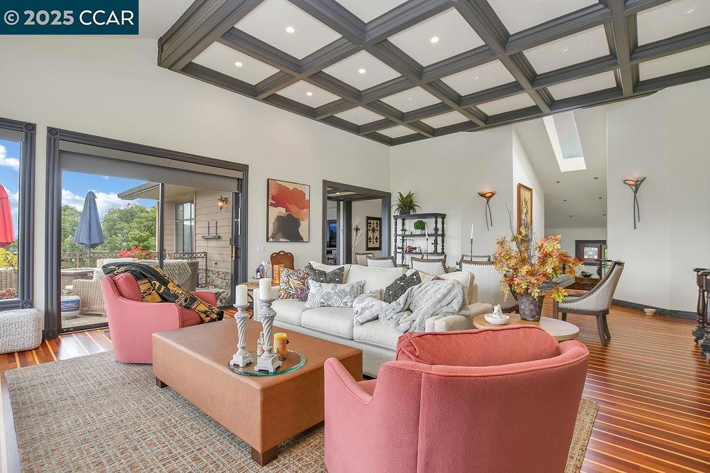 ROUNDHILL ESTATE - Residential