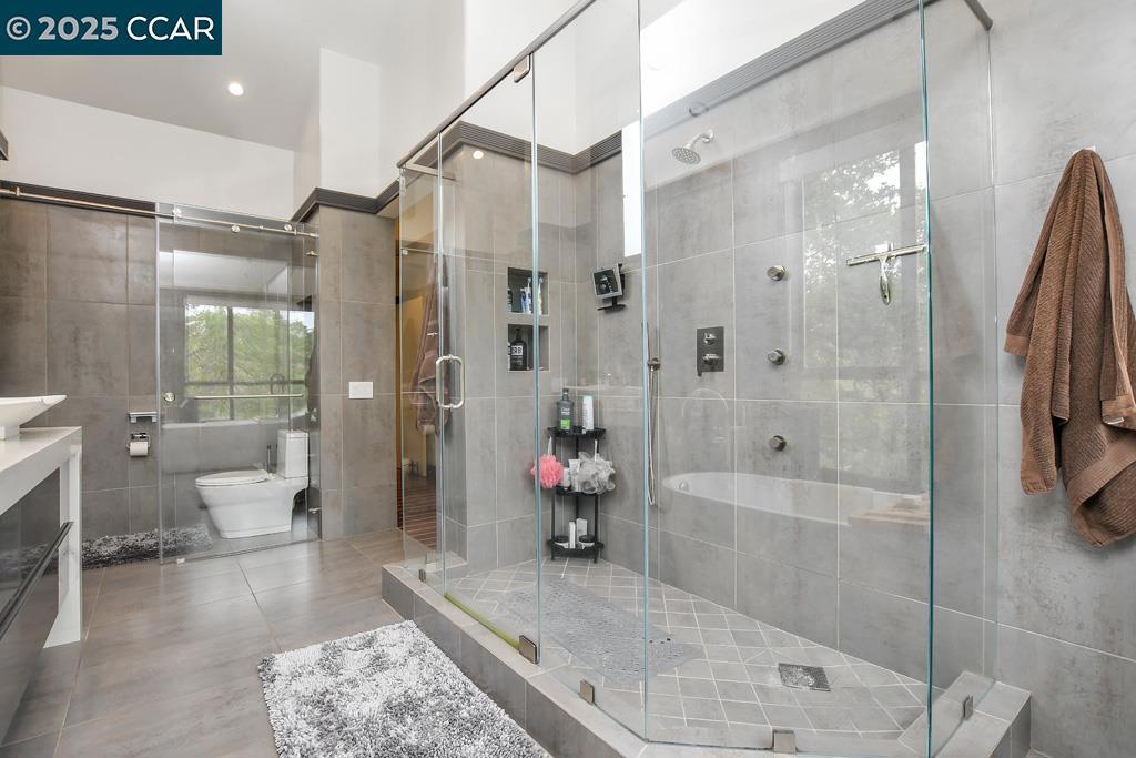 ROUNDHILL ESTATE - Residential