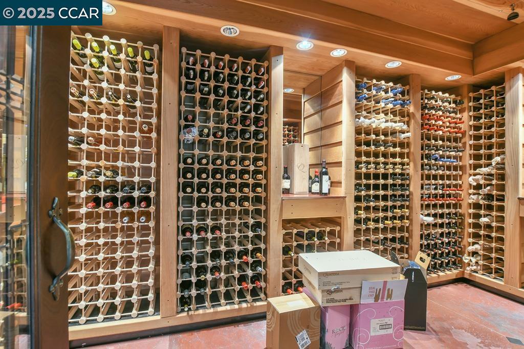 ROUNDHILL ESTATE - Residential