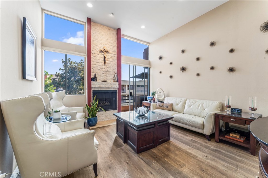 7826 Topanga Canyon Blvd 308