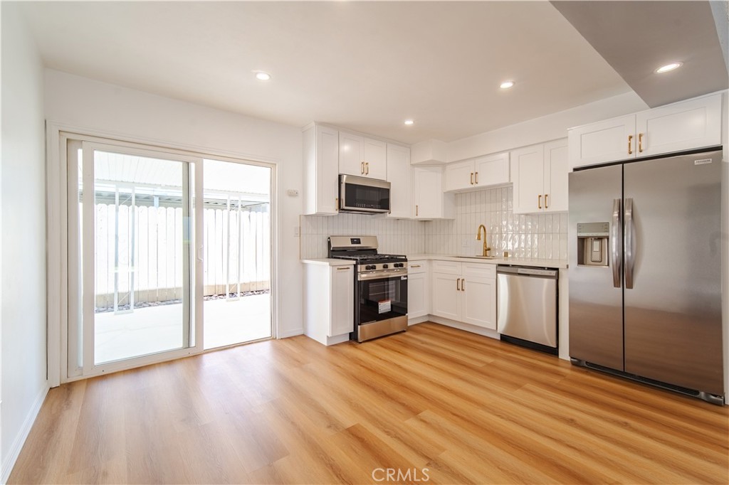1152 N West 50
