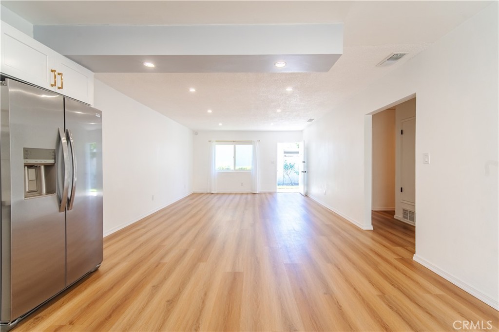 1152 N West 50