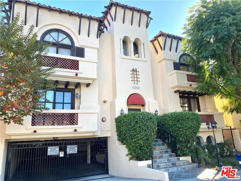 LOCATION & STYLE MAKE THIS TOWNHOME "THE ONE." WELL-MAINTAINED MEDITERRANEAN-STYLE BUILDING WITH ELEGANT HALLWAYS. THE HOME'S MAIN FLOOR CONSISTS OF A LIVING ROOM WITH A FIREPLACE, A DINING AREA, AN STYLISH KITCHEN WITH STAINLESS STEEL APPLIANCES, AN EAT-IN AREA, PLUS A POWDER ROOM. THE SECOND FLOOR HAS A MASTER ENSUITE AND AN ADDITIONAL BEDROOM AND BATH. THE TOP FLOOR HAS A BONUS ROOM WITH GREAT NATURAL LIGHT. AND DECK WITH OPEN VIEWS. SECURE BUILDING WITH GATED UNDERGROUND PARKING AND SECURE ENTRANCE. THE PERFECT SHERMAN OAKS LOCATION IS WITHIN EASY WALKING DISTANCE TO RESTAURANTS, SHOPS, FITNESS, AND SHOPS.