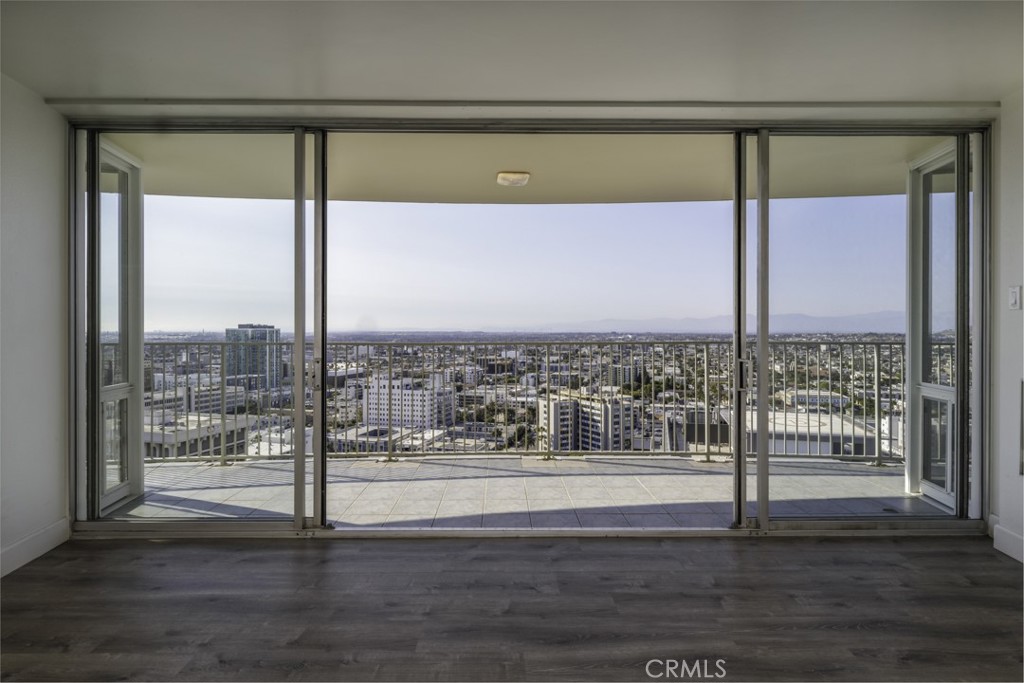 700 E Ocean Boulevard 3102