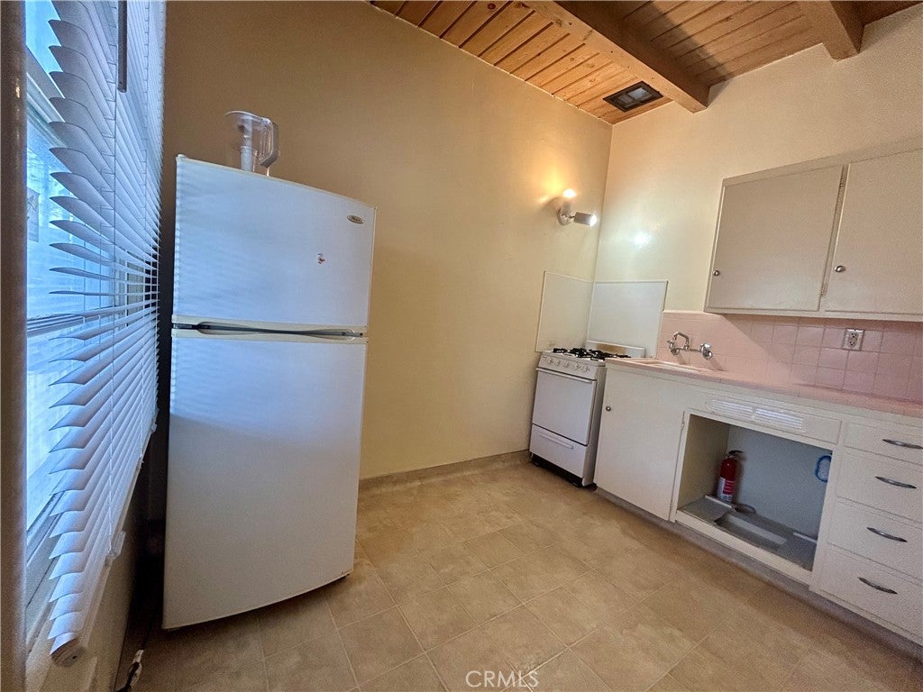 440 Atascadero Road 10