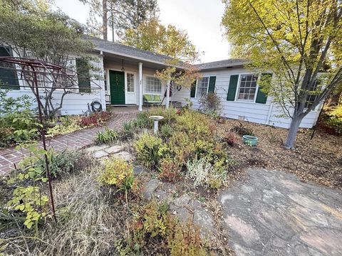 Photo of 746 University Avenue, Los Altos, CA 94022 (MLS # ML82032006)
