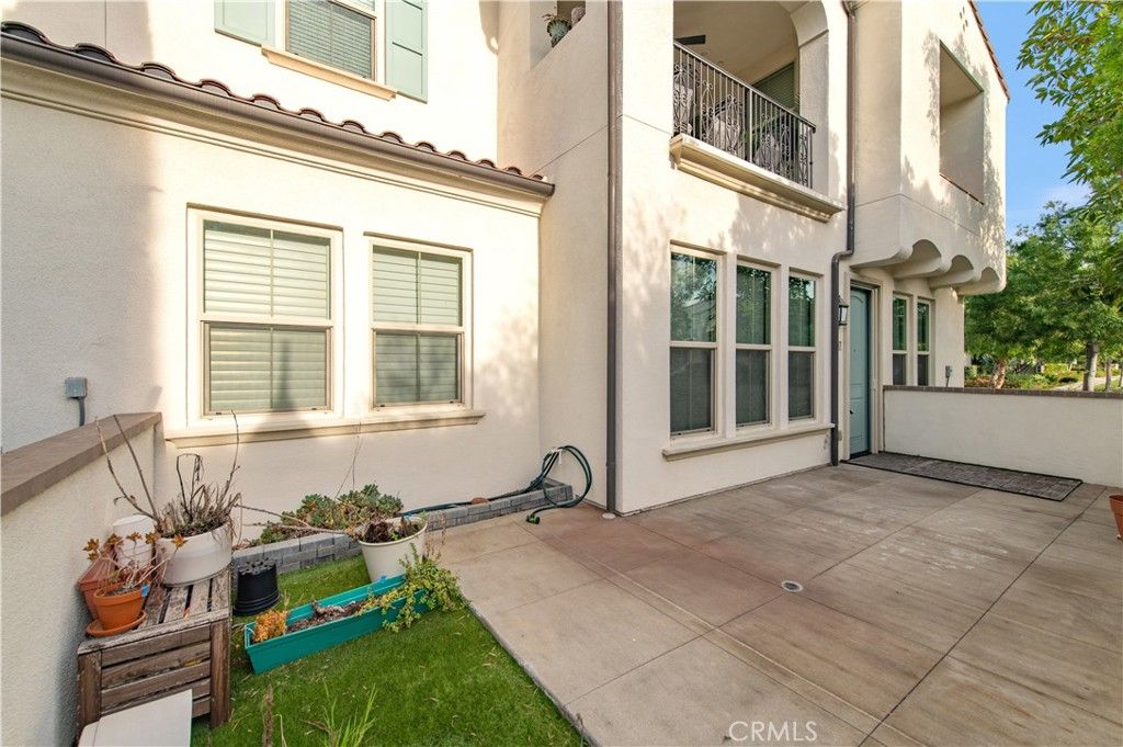Photo of 407 Trailblaze, Irvine, CA 92618 (MLS # OC25275869)