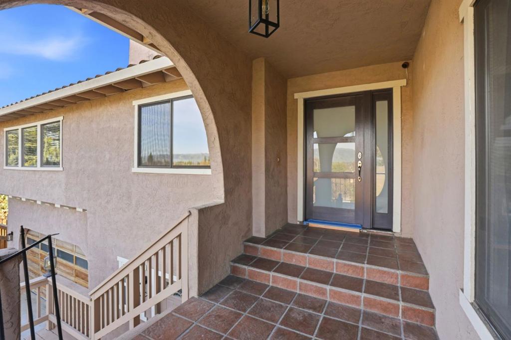 1610 Calabrese Way