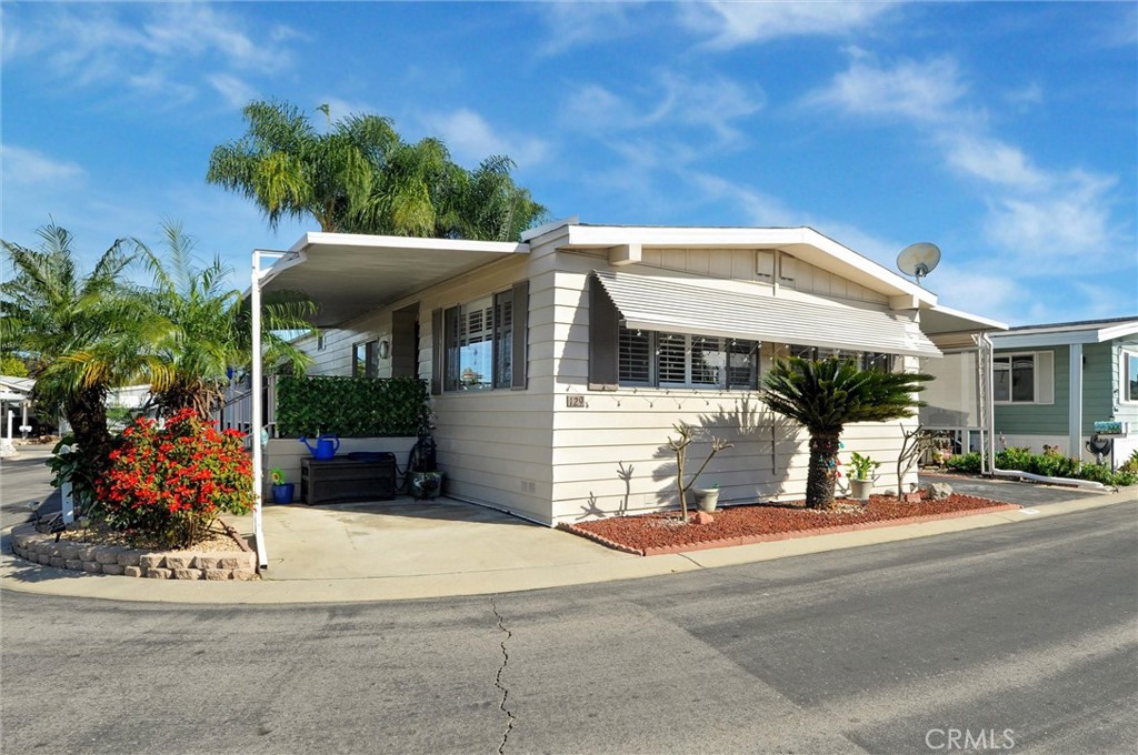 1001 W Lambert Rd #SPC 129