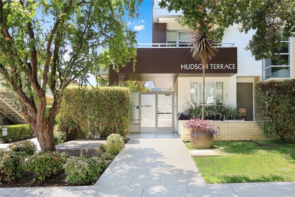 Modern Elegance in the Heart of Pasadena
Discover the perfect blend of style, comfort, and location in this beautifully designed 2-bedroom, 2.5-bathroom townhouse, built in 2009 and thoughtfully crafted with a contemporary flair. Located in the highly sought-after South Lake Avenue District, this home offers an ideal lifestyle just moments from Caltech, Old Town Pasadena, The Huntington, and premier shopping and dining.
Step into a light-filled living room featuring a cozy fireplace and a large picture window that opens to a patio—perfect for morning coffee or evening relaxation. The open-concept kitchen boasts sleek finishes and flows seamlessly into the dining area, creating an ideal space for entertaining.
Upstairs, the spacious primary suite offers a serene retreat with a en-suite bathroom that includes both a soaking tub and a separate shower. The second bedroom also features its own private bathroom, providing comfort and privacy for guests or family.
With modern finishes throughout and a prime location that puts the best of Pasadena at your doorstep, this sophisticated townhouse is not to be missed.